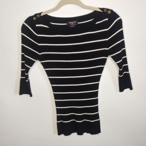 Hooked up by IOT 3/4 sleeve sweater size medium - Picture 1 of 4